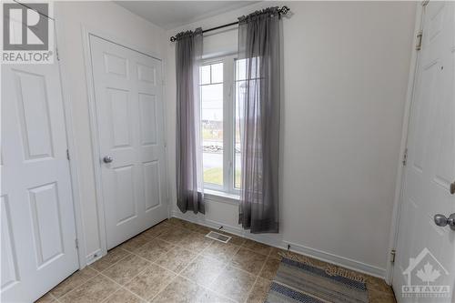 218 Shanly Private, Nepean, ON - Indoor Photo Showing Other Room