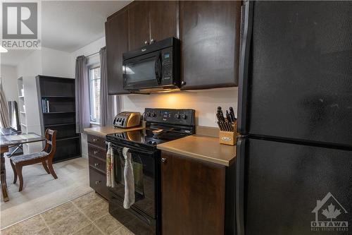 218 Shanly Private, Nepean, ON - Indoor Photo Showing Kitchen