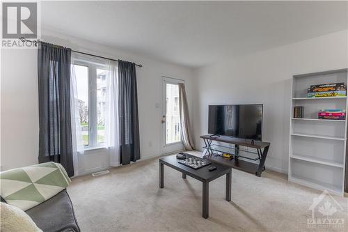 218 Shanly Private, Nepean, ON - Indoor Photo Showing Living Room