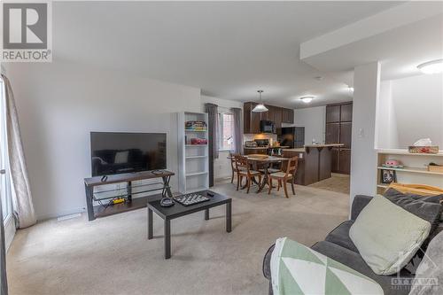 218 Shanly Private, Nepean, ON - Indoor Photo Showing Living Room