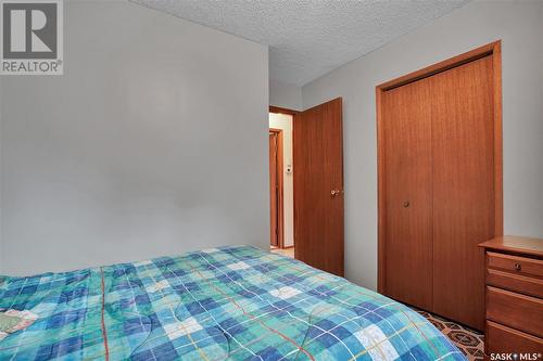 2405 Haultain Avenue, Saskatoon, SK - Indoor Photo Showing Bedroom