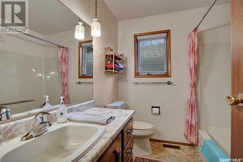 2405 Haultain Avenue, Saskatoon, SK - Indoor Photo Showing Bathroom