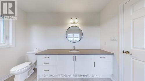 135 Flood Avenue, Clarington, ON - Indoor Photo Showing Bathroom