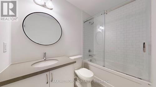 135 Flood Avenue, Clarington, ON - Indoor Photo Showing Bathroom