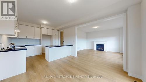 135 Flood Avenue, Clarington, ON - Indoor Photo Showing Kitchen