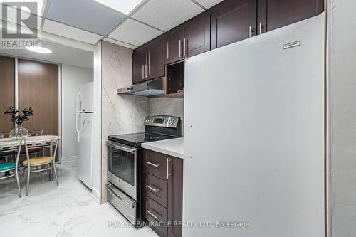 1708 - 65 Huntingdale Boulevard, Toronto, ON - Indoor Photo Showing Kitchen