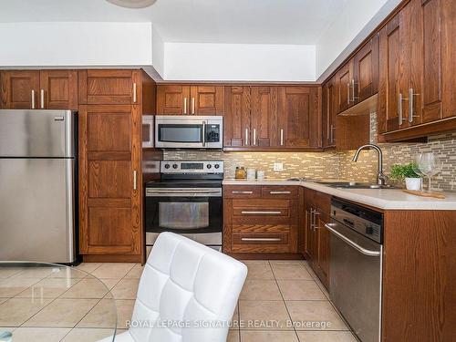 181 Earlscourt Ave, Toronto, ON - Indoor Photo Showing Kitchen