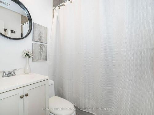 181 Earlscourt Ave, Toronto, ON - Indoor Photo Showing Bathroom