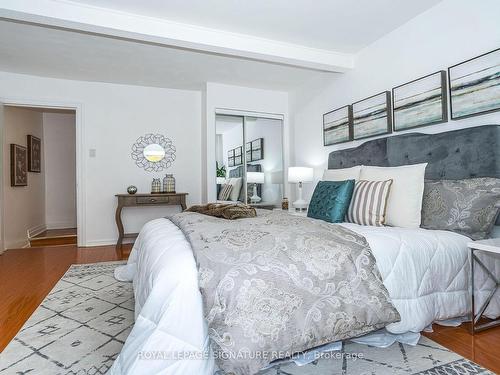 181 Earlscourt Ave, Toronto, ON - Indoor Photo Showing Bedroom