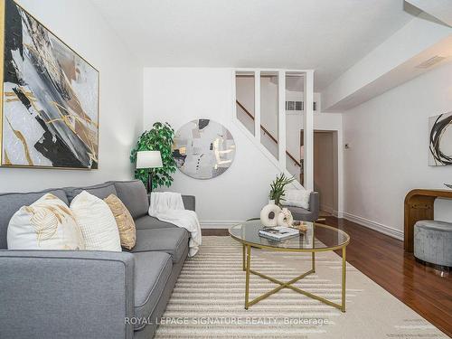 181 Earlscourt Ave, Toronto, ON - Indoor Photo Showing Living Room