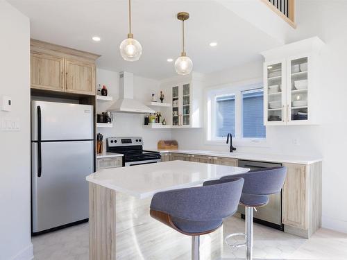 Cuisine - 95 Rue Des Merles, Sainte-Clotilde, QC - Indoor Photo Showing Kitchen With Upgraded Kitchen