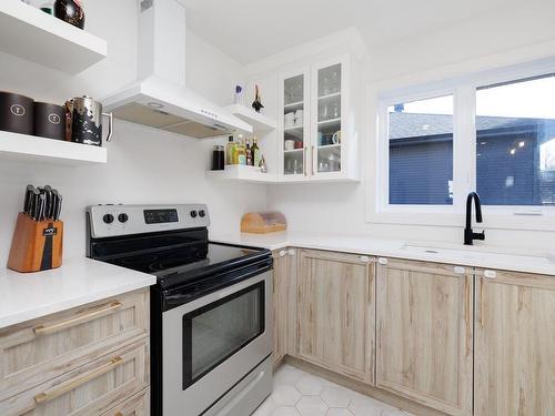 Cuisine - 95 Rue Des Merles, Sainte-Clotilde, QC - Indoor Photo Showing Kitchen