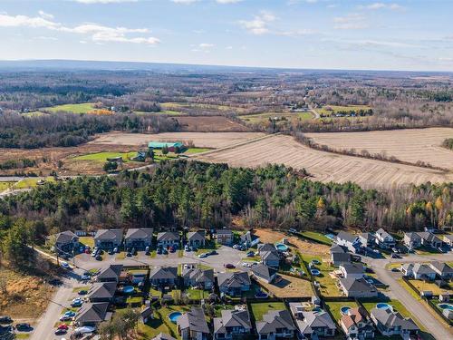 Photo aÃ©rienne - 95 Rue Des Merles, Sainte-Clotilde, QC - Outdoor With View