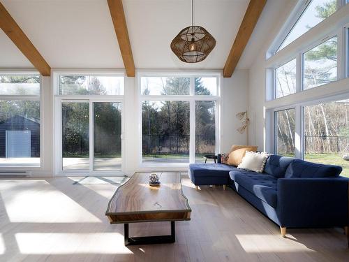 Salon - 95 Rue Des Merles, Sainte-Clotilde, QC - Indoor Photo Showing Living Room