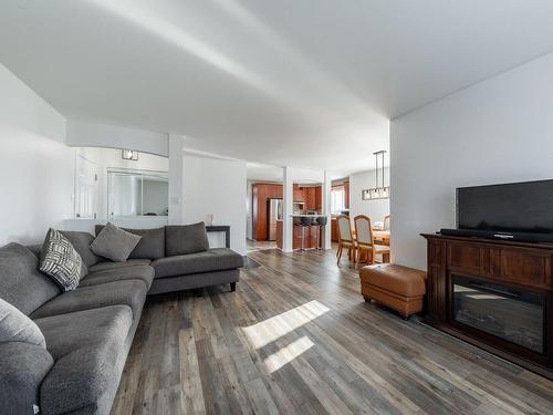 Overall view - 302-322 Boul. St-Luc, Saint-Jean-Sur-Richelieu, QC - Indoor Photo Showing Living Room