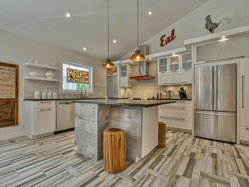 Kitchen - 131 Ch. Richelieu, Montebello, QC - Indoor Photo Showing Kitchen With Upgraded Kitchen