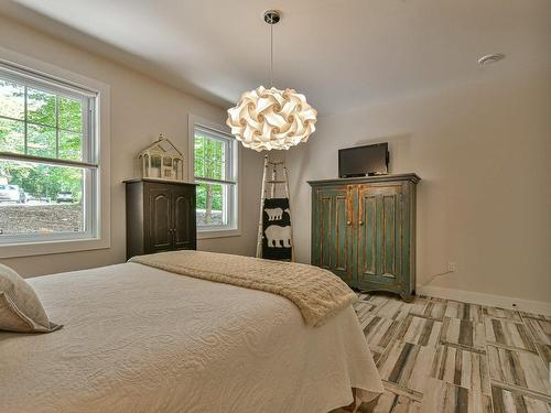 Bedroom - 131 Ch. Richelieu, Montebello, QC - Indoor Photo Showing Bedroom