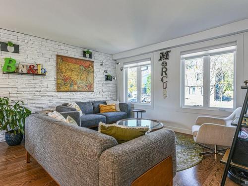 Living room - 276 Rue Des Landes, Saint-Lambert, QC - Indoor Photo Showing Living Room