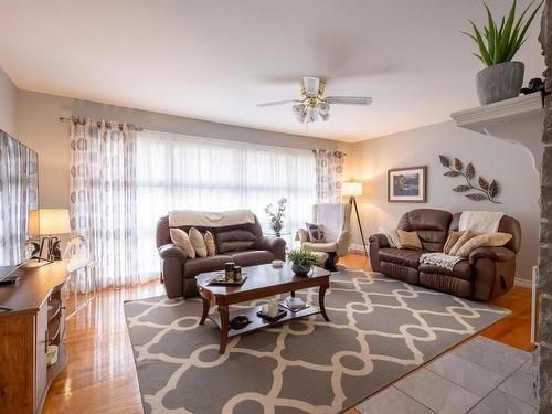 Living room - 1 Rue Lambert, Sorel-Tracy, QC - Indoor Photo Showing Living Room