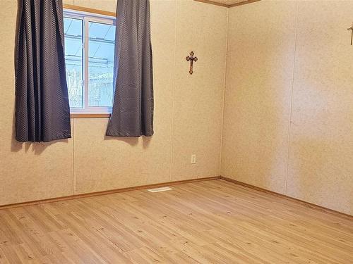 69 Taylor Drive, Thunder Bay, ON - Indoor Photo Showing Other Room