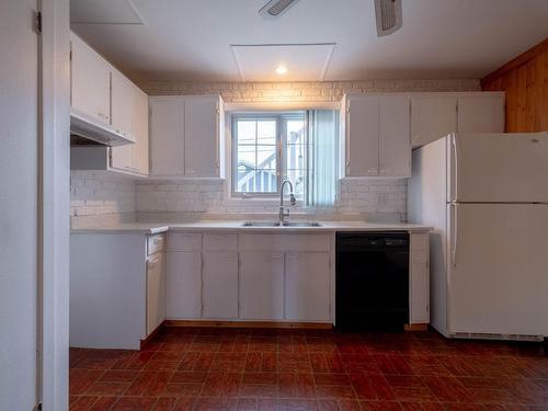 Kitchen - 56 Rue Ferland, Sorel-Tracy, QC - Indoor Photo Showing Kitchen With Double Sink