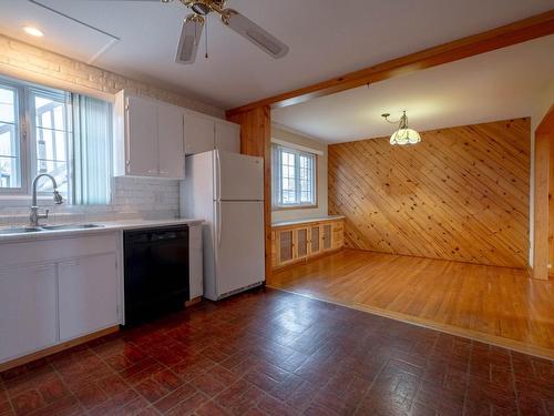 Kitchen - 56 Rue Ferland, Sorel-Tracy, QC - Indoor Photo Showing Kitchen With Double Sink