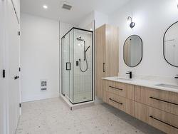 Ensuite bathroom - 