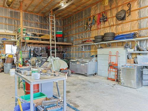 Garage - 1384 Boul. St-Jean-Baptiste O., Sainte-Martine, QC - Indoor Photo Showing Garage