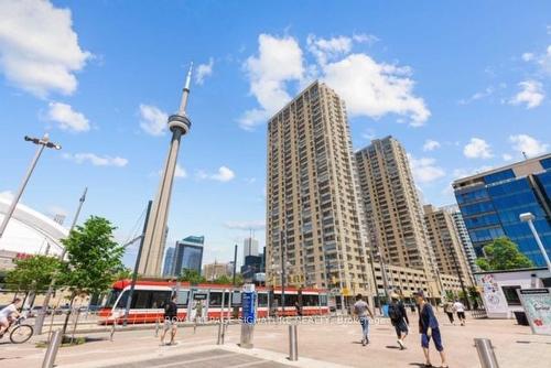 2307-270 Queens Quay W, Toronto, ON - Outdoor With Facade