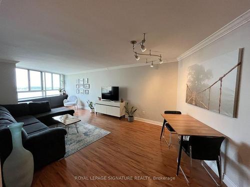 2307-270 Queens Quay W, Toronto, ON - Indoor Photo Showing Living Room