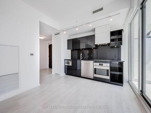 1413-125 Peter St, Toronto, ON - Indoor Photo Showing Kitchen