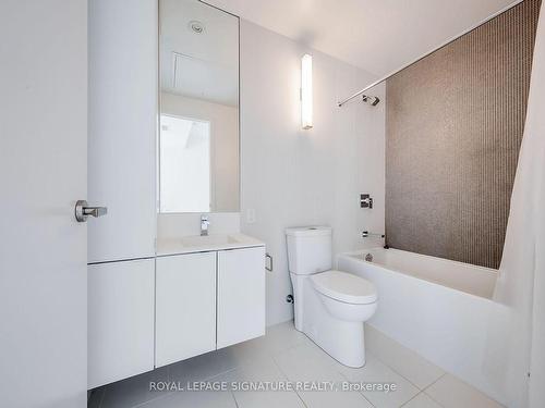 1413-125 Peter St, Toronto, ON - Indoor Photo Showing Bathroom