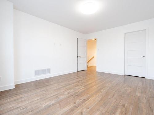 Master bedroom - 5925 Rue Alexandre, Brossard, QC - Indoor Photo Showing Other Room