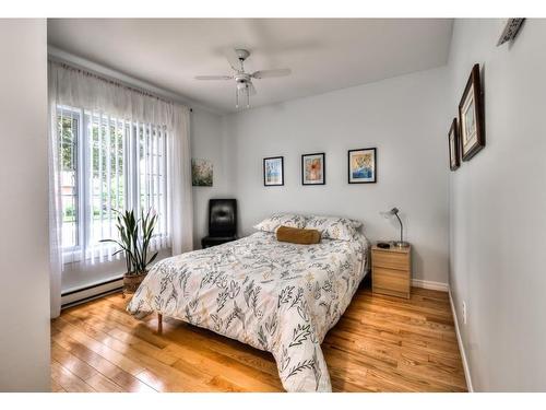 Bedroom - 4050 Av. Maupassant, Brossard, QC - Indoor Photo Showing Bedroom