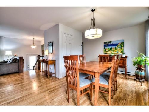 Dining room - 4050 Av. Maupassant, Brossard, QC - Indoor Photo Showing Dining Room