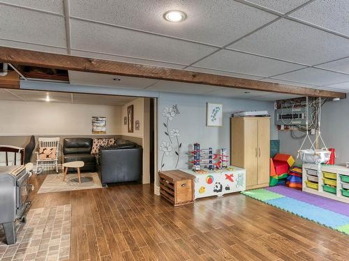 Family room - 460 204E Rue, Shawinigan, QC - Indoor Photo Showing Basement