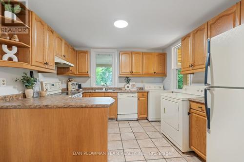 5274 Old Brock Road, Pickering, ON - Indoor Photo Showing Kitchen With Double Sink