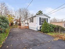 6 Hazel Street  Middle Sackville, NS B4E 1E4