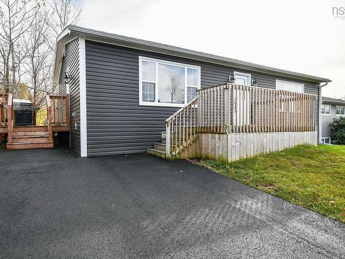 5 Sampson Drive, Lower Sackville, NS 