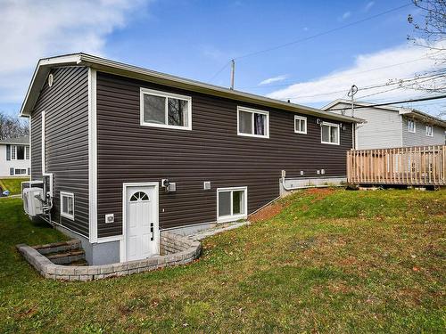 5 Sampson Drive, Lower Sackville, NS 