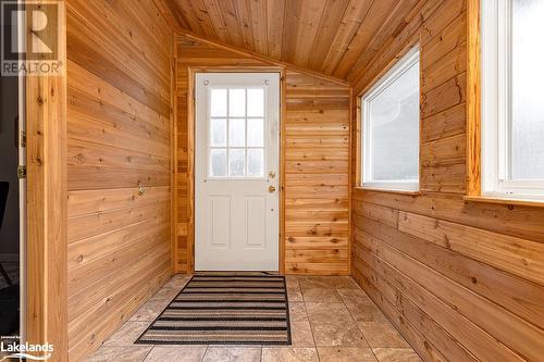 1098 Lawrence Pit Road, Muskoka Lakes, ON - Indoor Photo Showing Other Room