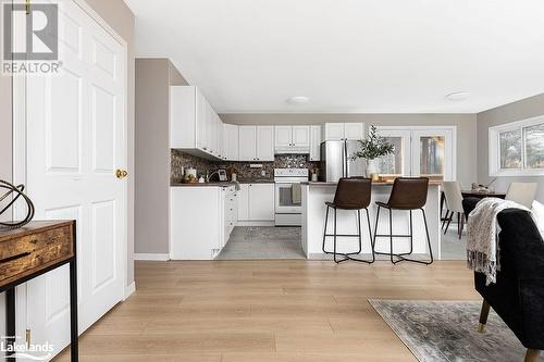 1098 Lawrence Pit Road, Muskoka Lakes, ON - Indoor Photo Showing Kitchen