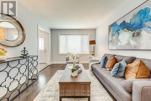 76 Athol Avenue, Toronto, ON - Indoor Photo Showing Living Room