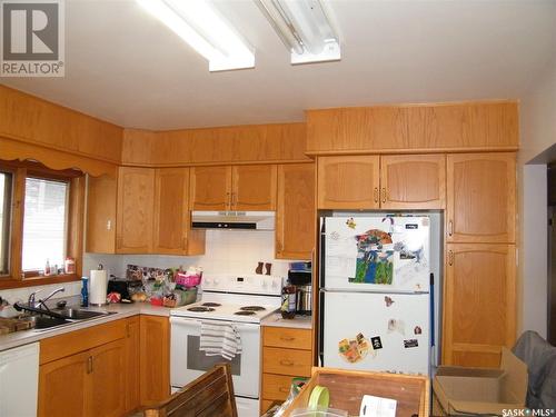 12 John East Avenue, Saskatoon, SK - Indoor Photo Showing Kitchen With Double Sink