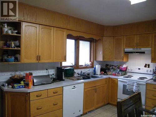 12 John East Avenue, Saskatoon, SK - Indoor Photo Showing Kitchen With Double Sink