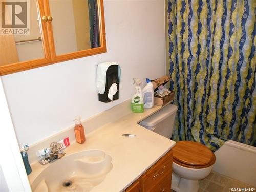 12 John East Avenue, Saskatoon, SK - Indoor Photo Showing Bathroom