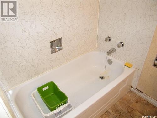 12 John East Avenue, Saskatoon, SK - Indoor Photo Showing Bathroom