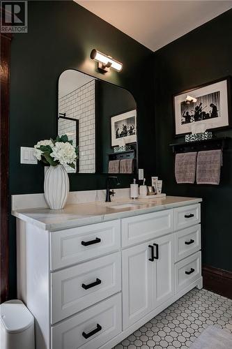 249 College Street, Sudbury, ON - Indoor Photo Showing Bathroom