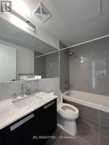 2811 - 50 Charles Street E, Toronto, ON - Indoor Photo Showing Bathroom