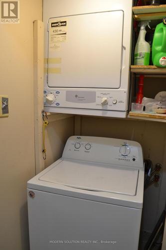 1208 - 301 Prudential Drive, Toronto, ON - Indoor Photo Showing Laundry Room